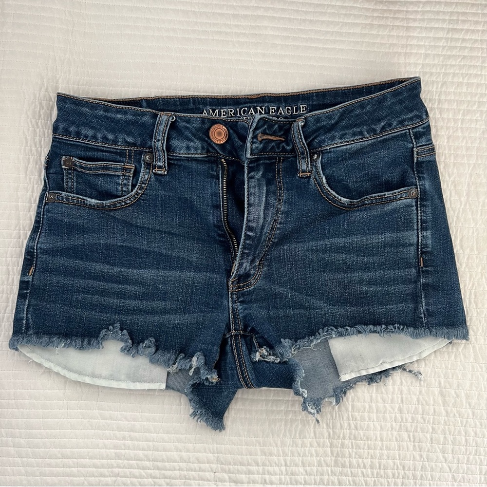 America Eagle Outfitters - super stretch hi-rise Jean Short - size 6